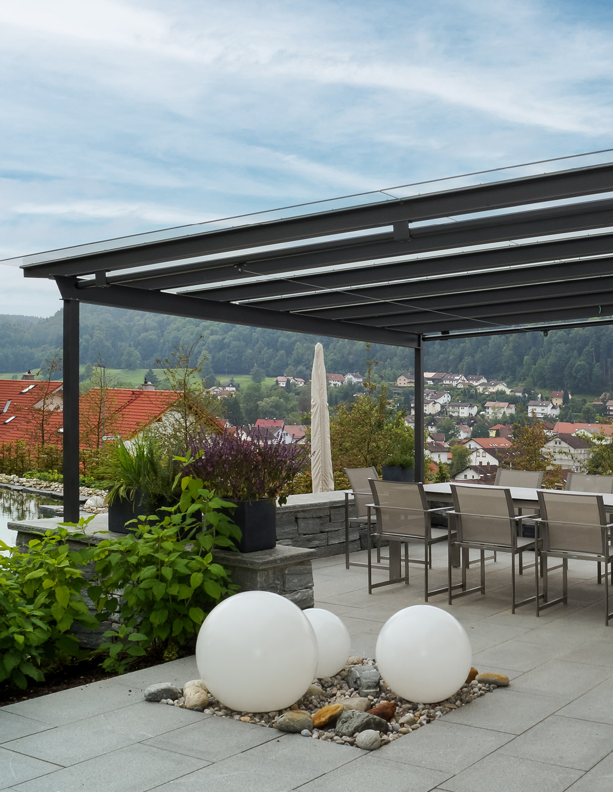 Große Pergola mit Glasdach